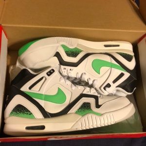 Nike air tech challenge 2 “poison green”